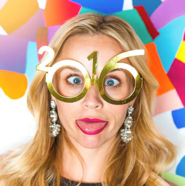 Reese Witherspoon también bromeó con unos anteojos chistosos.