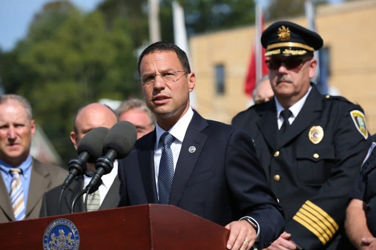 Procurador general radica cargos por fraude millonario a Medicaid en Filadelfia