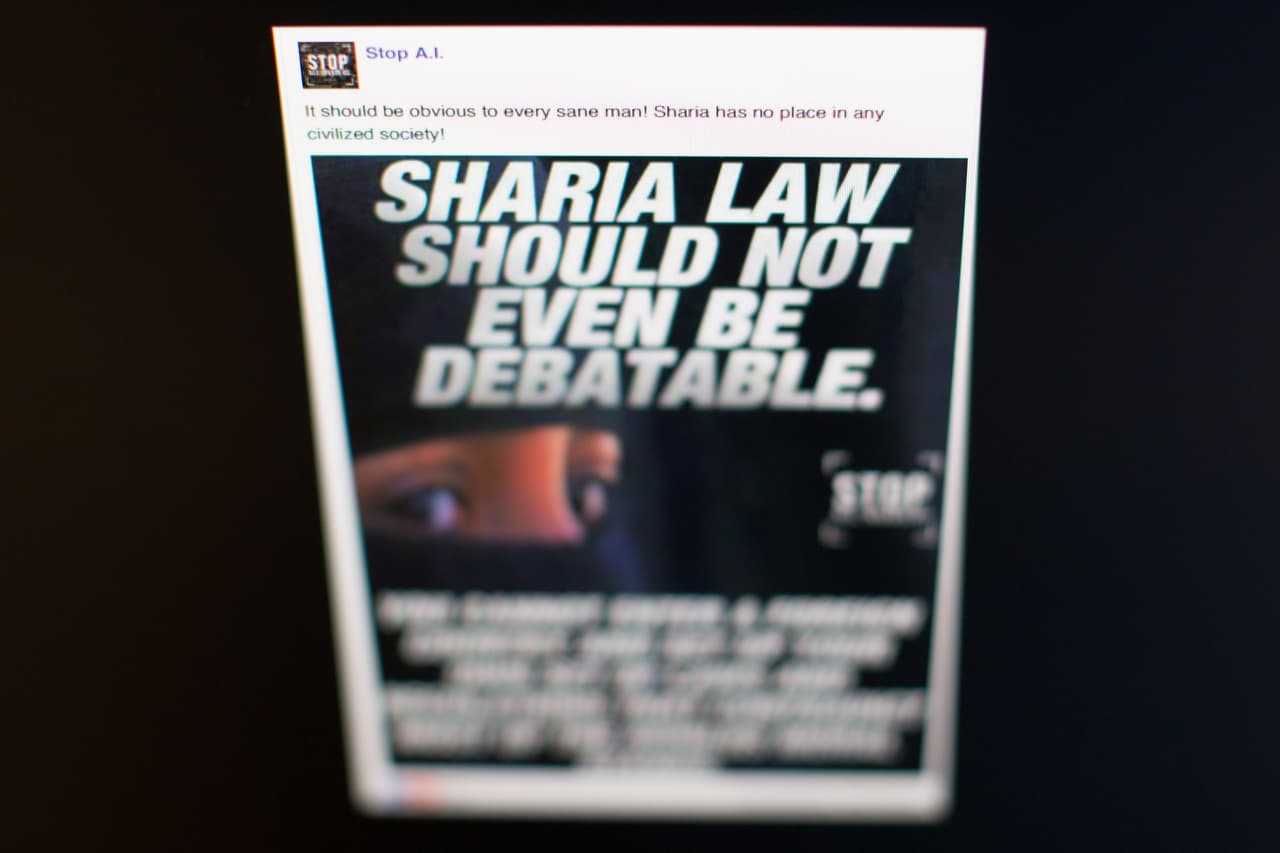 Una publicación pagada en Facebook por el grupo
<i>Stop All Islam</i> (Paremos todo el Islam, en español), involucrada en la investigación.