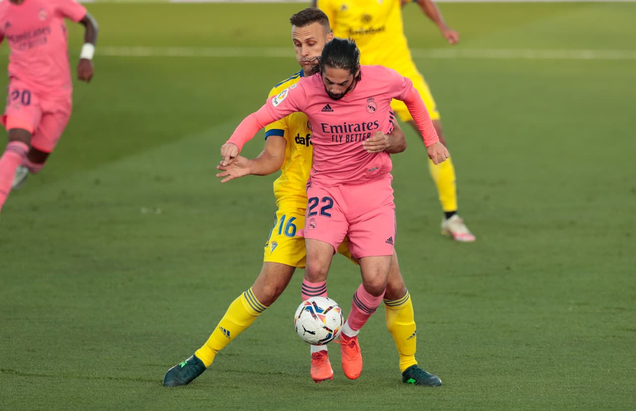 Los pupilos de Zinedine Zidane perdieron por la mínima y registran su primer descalabro en la justa española. | Anthony Lozano se encargó de enfriar a los madrileños desde los 16’ de juego. Real Madrid se medirá al Shakhtar en duelo de Champions y Cádiz se medirá al Villarreal en La Liga.