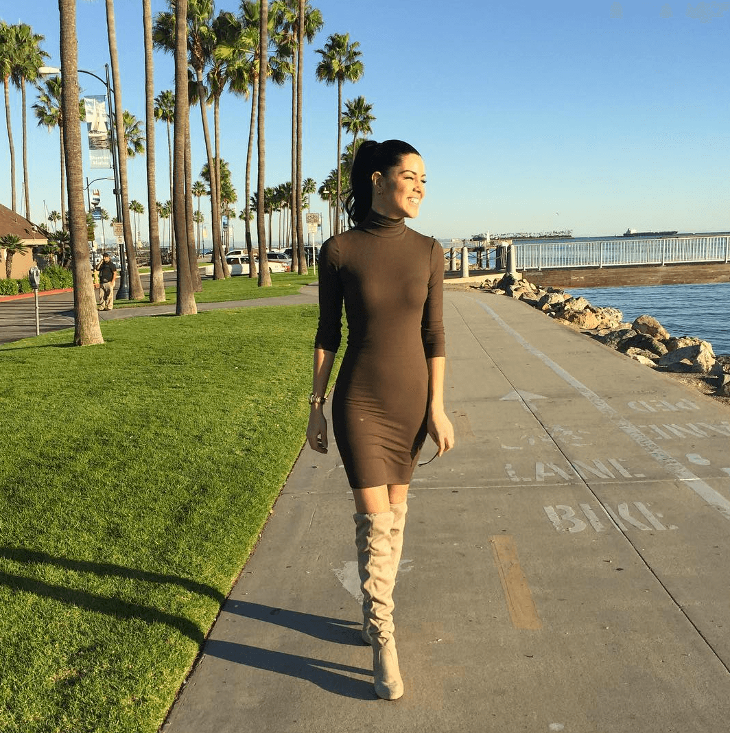 A la edad de 15 años, en 2001, Yara incursionó en el mundo de los concursos de belleza participando en 'Miss Puerto Rico Teenage International' en donde fue coronada como la reina.