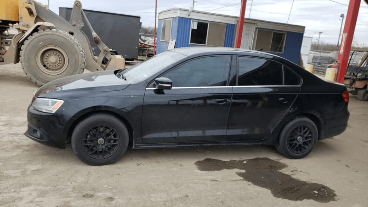 La figura legal permite que las autoridades confisquen bienes y luego venderlos o quedárselos, explica la Unión Americana por las Libertades Civiles (ACLU, en inglés). Sin embargo, la medida ha sido
<a href="https://www.univision.com/local/san-antonio-kwex/automovil-patrulla-texas-dps-polemica-fotos" target="_blank">criticada en algunas instancias</a> porque estas leyes permiten la incautación sin que el dueño haya sido arrestado o haya sido aún declarado culpable, explica ACLU.