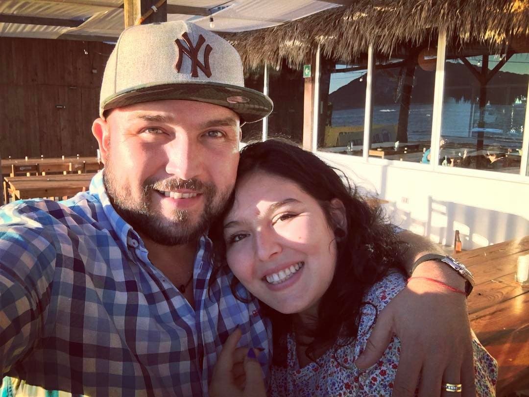 Pero además, el líder de Banda El Recodo tienen una hija de 21 años de una relación previa.