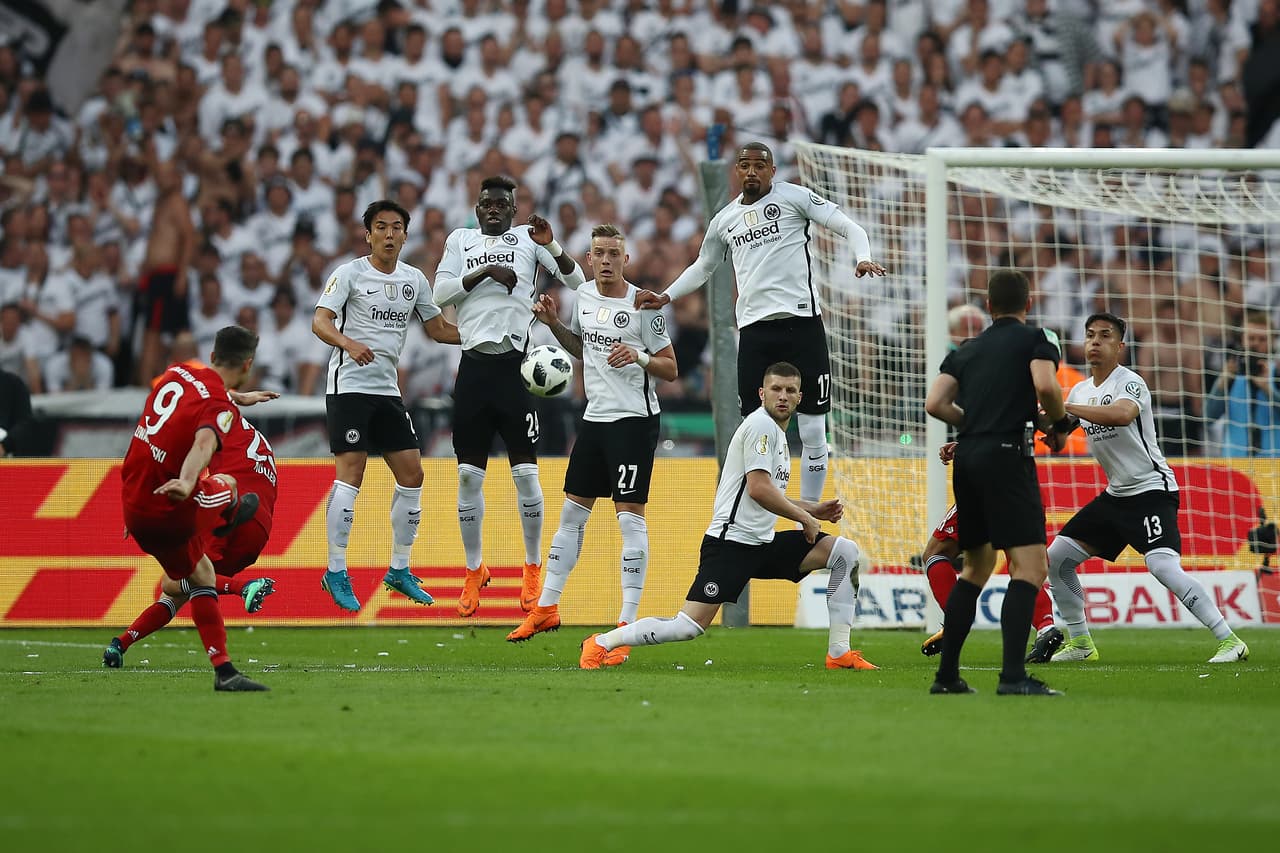 Los alemanes inclinaron la cancha en búsqueda del empate, con toda su artillería en cancha.