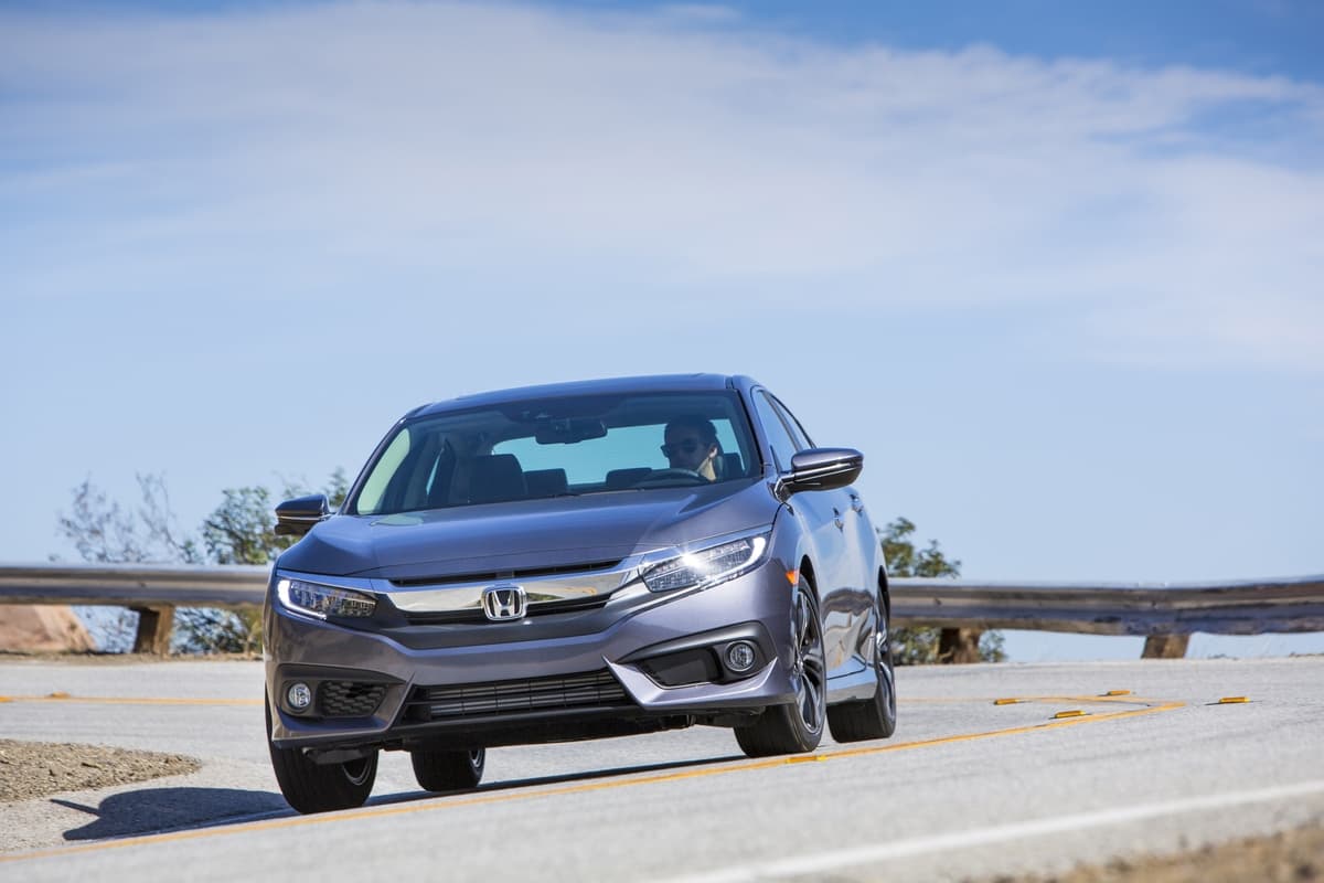 El Honda Civic Touring 2016 maniobra como ningún otro Civic del pasado