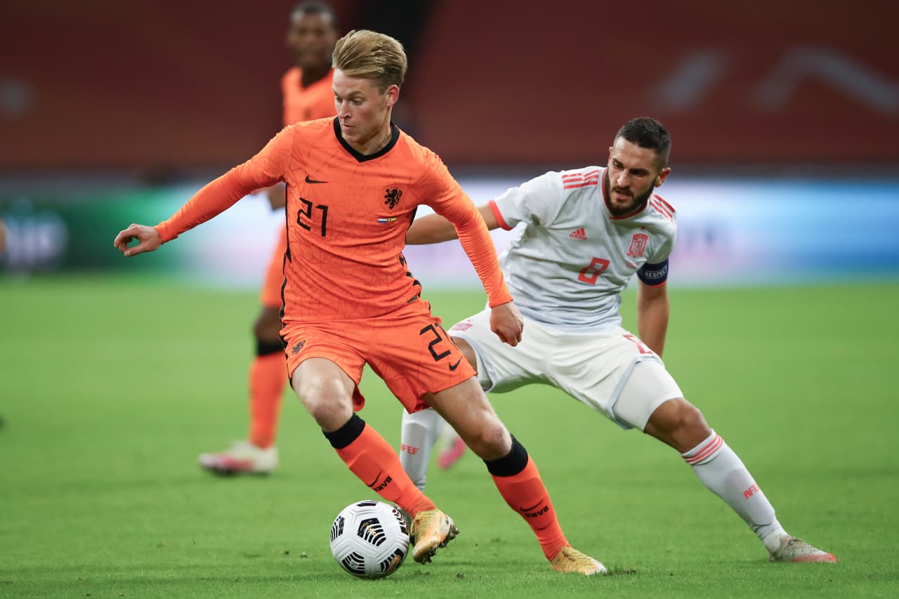 Holanda y España empatan 1-1 en partido amistoso internacional en la Amsterdam Arena. Sergio Canales abrió el marcador al minuto 18 a favor de los españoles, sin embargo, en la segunda parte, Van de Beek iguala el marcador al minuto 48 a favor de la 'Naranja Mecánica'. Sergio Ramos iguala en partidos jugados con su país a Gianluigi Buffon.