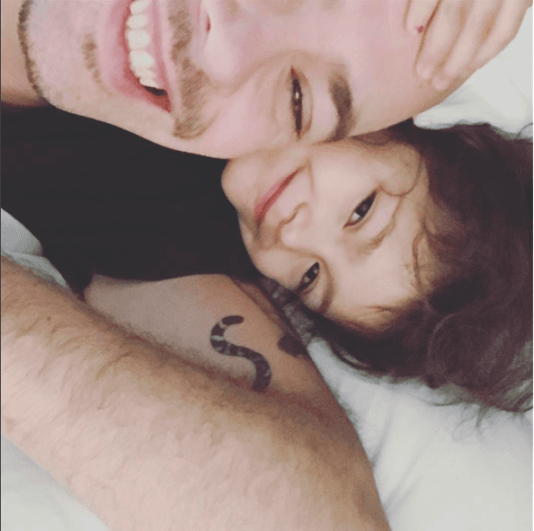 Tiene dos hijas: Abby, de cuatro años.