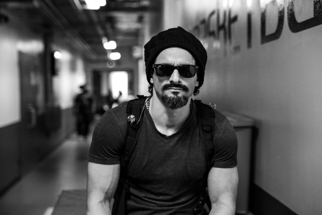 Huey Dunbar no se perdió este viaje retro por el set de Premios Juventud.