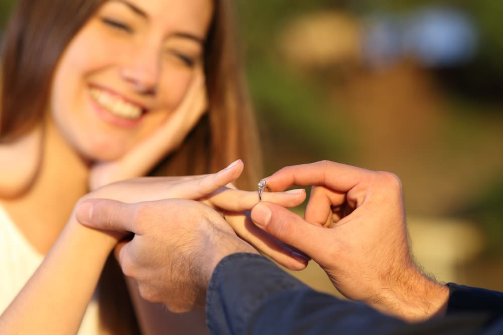 ¡No habrá desilusiones! Lo que quieras lo conseguirás y después del mes de mayo te asombrarás de las coyunturas sentimentales que surgen dentro de tu vida afectiva. Este será un año de compromisos estables, pero también de sacar de tu vida a quien no te conviene y solamente ha estado causándote daños emocionales. ¡Mira hacia el futuro, Escorpión!