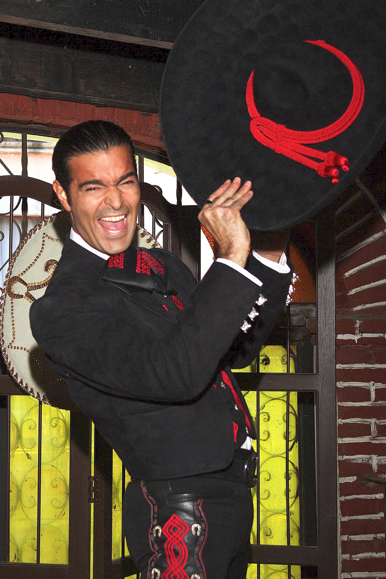 El productor lo reprendió por su impuntualidad, ya que retrasaba los tiempos de grabación.