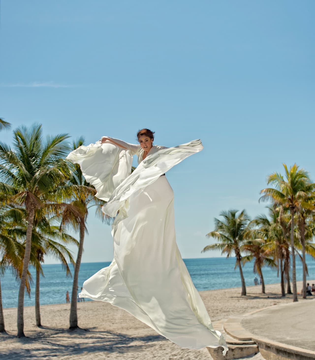 Un reto que no estuvo nada fácil, pues no sólo estuvieron suspendidas a 20 pies de altura sino que tenían que strike a pose y además, lucir perfectas. ¿Quién lo hizo mejor?