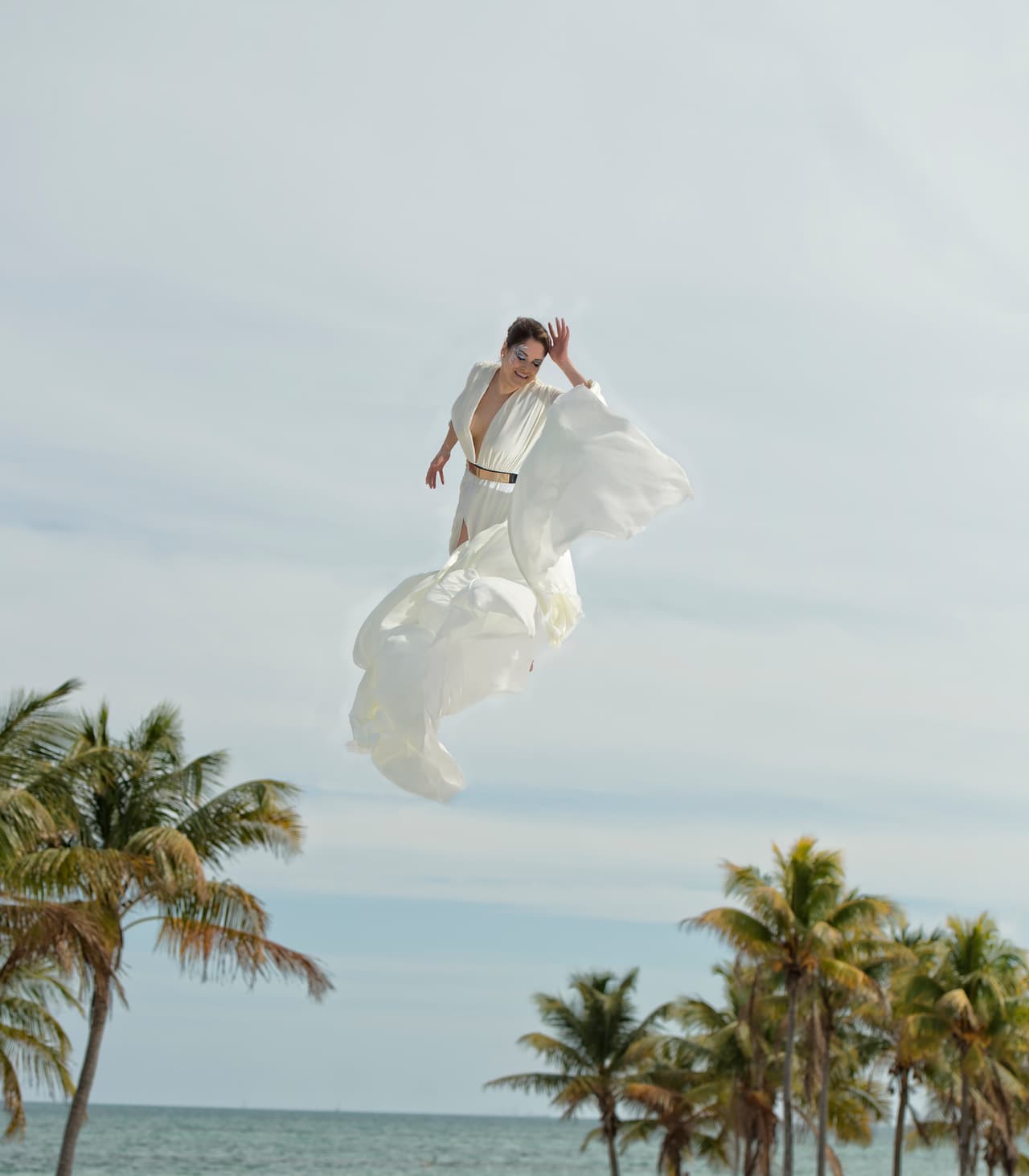 Un reto que no estuvo nada fácil, pues no sólo estuvieron suspendidas a 20 pies de altura sino que tenían que strike a pose y además, lucir perfectas. ¿Quién lo hizo mejor?