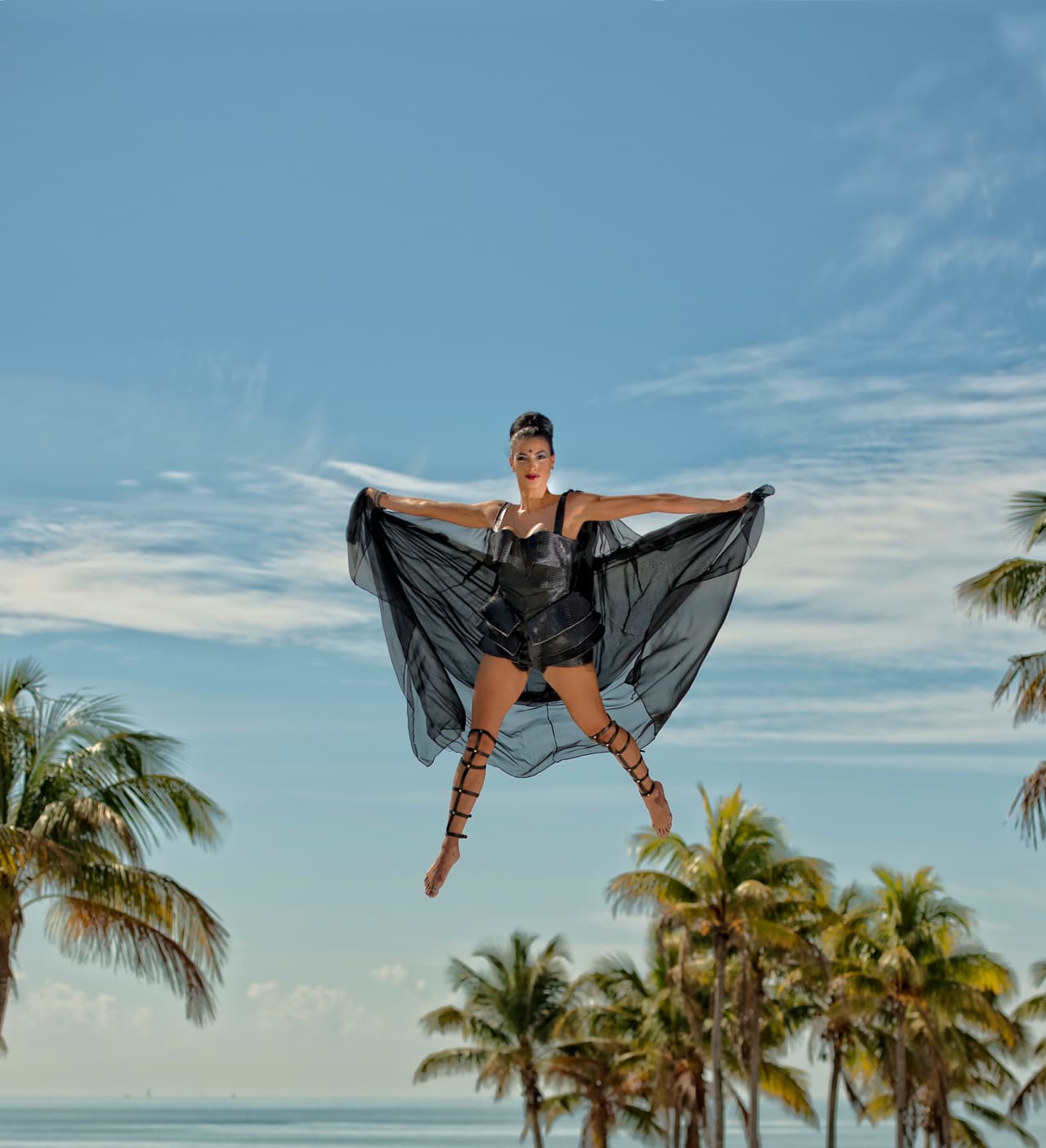 Un reto que no estuvo nada fácil, pues no sólo estuvieron suspendidas a 20 pies de altura sino que tenían que strike a pose y además, lucir perfectas. ¿Quién lo hizo mejor?