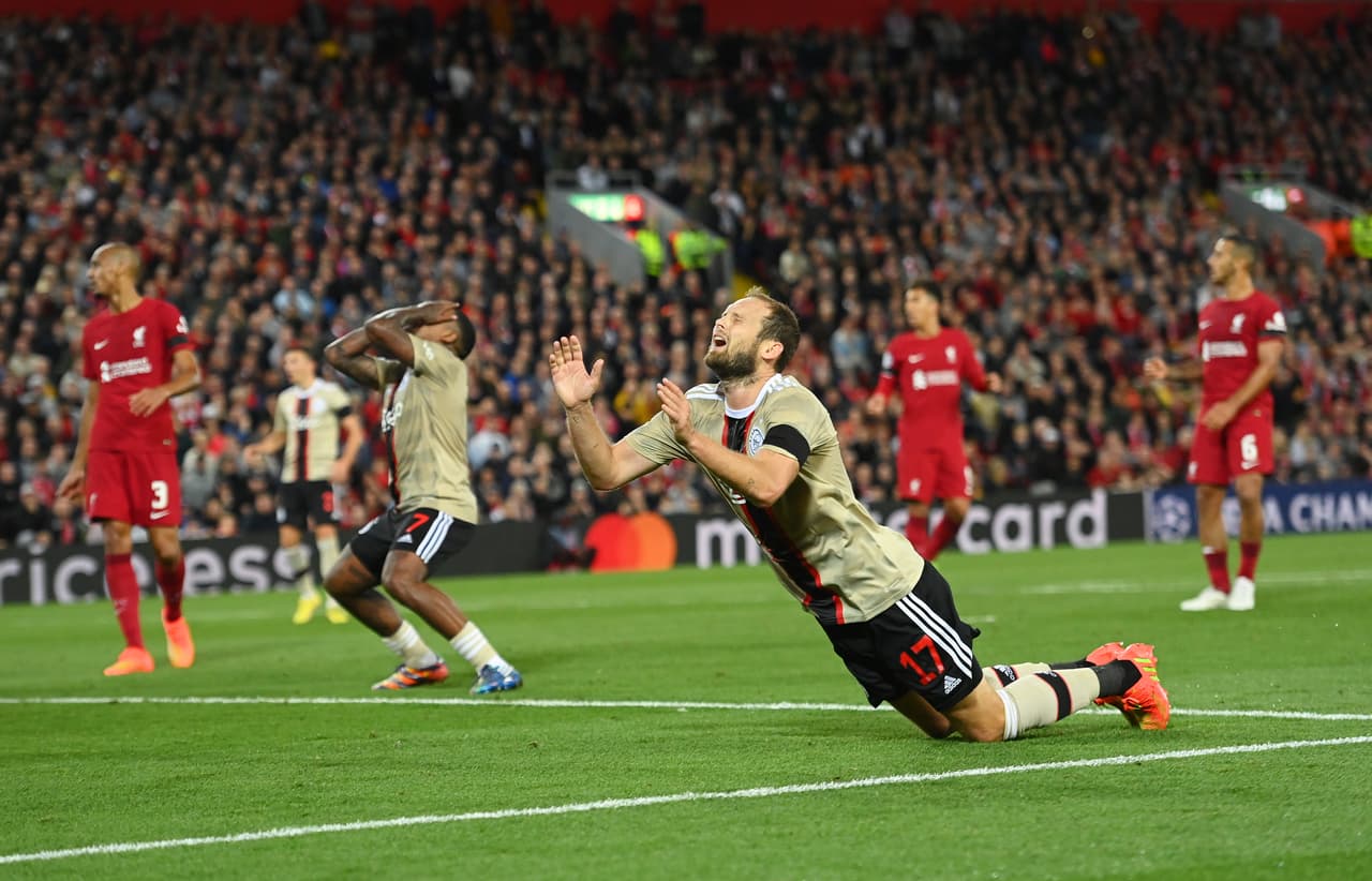 Blind falló una muy clara que hubiera significado la ventaja para el Ajax.