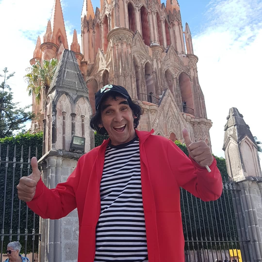 Con el gran éxito y el cariño del público, alcanzó a tener su propio show, ‘El show de Cepillin’, un programa educativo y cómico con artistas invitados.