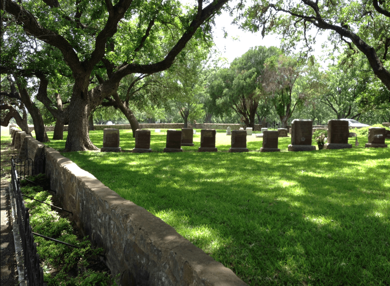 Parque Histórico Nacional Lyndon B. Johnson | Cuenta la historia de nuestro 36º presidente comenzando con sus antepasados hasta su lugar de descanso final en su amado Rancho LBJ. Todo este "círculo de la vida" le da al visitante una perspectiva única de uno de los ciudadanos más notables de los Estados Unidos al proporcionar la imagen más completa de cualquier presidente estadounidense.