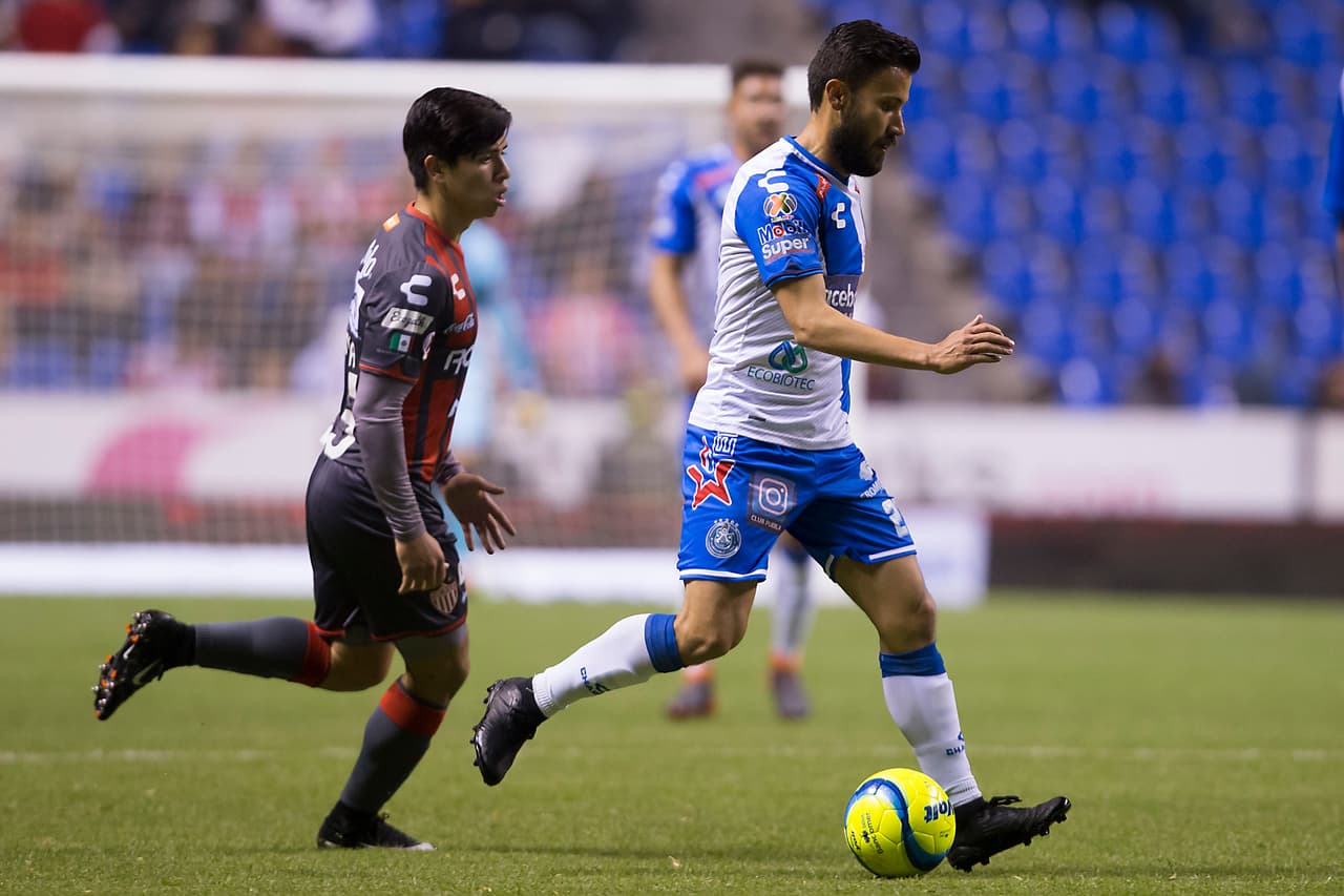 Cuando se jugaba el minuto 79', Puebla arrancó desde su propia área y con mucha fortuna abrieron el marcador en el Cuauhtémoc.