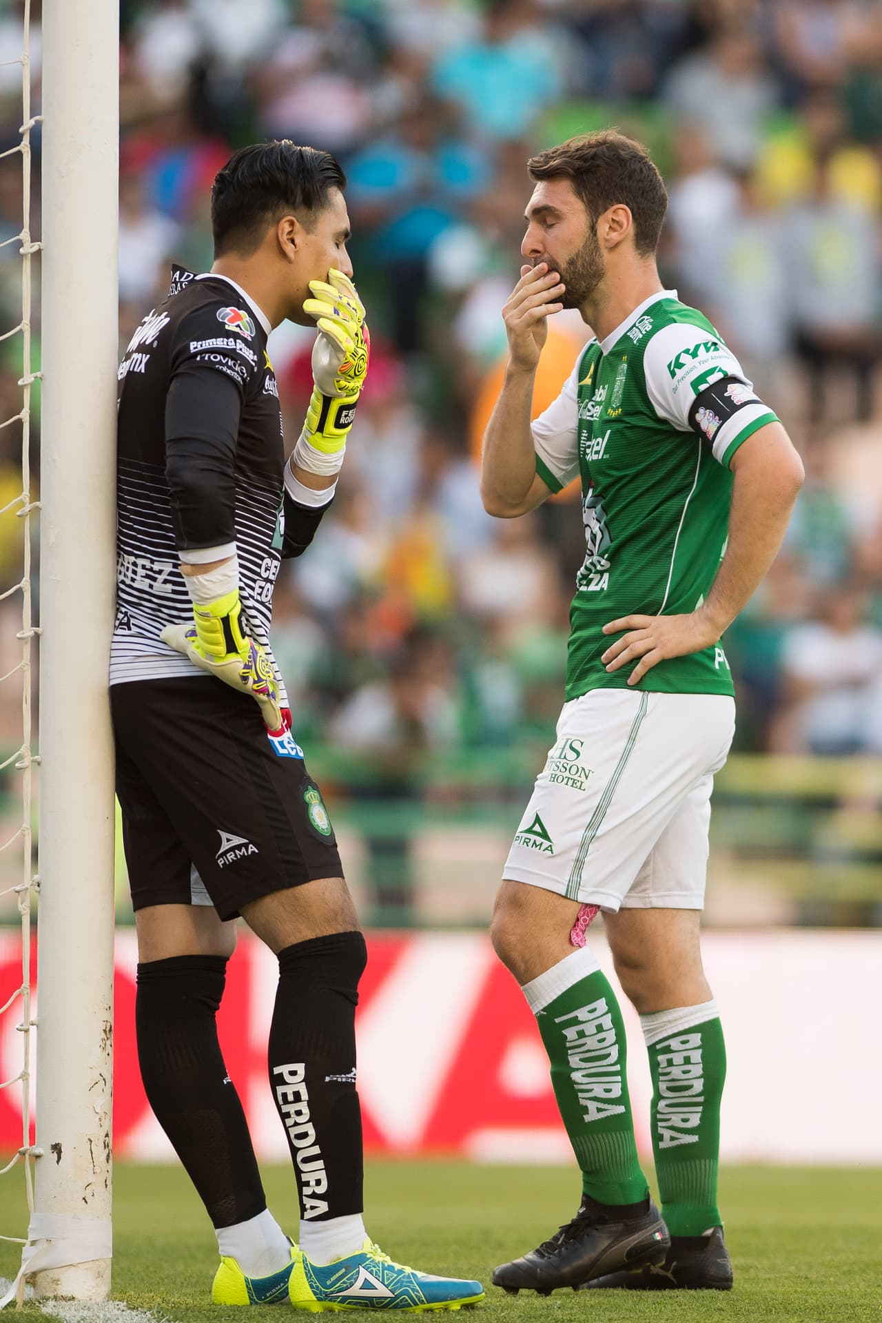 Mauro Boselli recortó distancias al minuto 85 con la especialidad de la casa; un remate de cabeza.