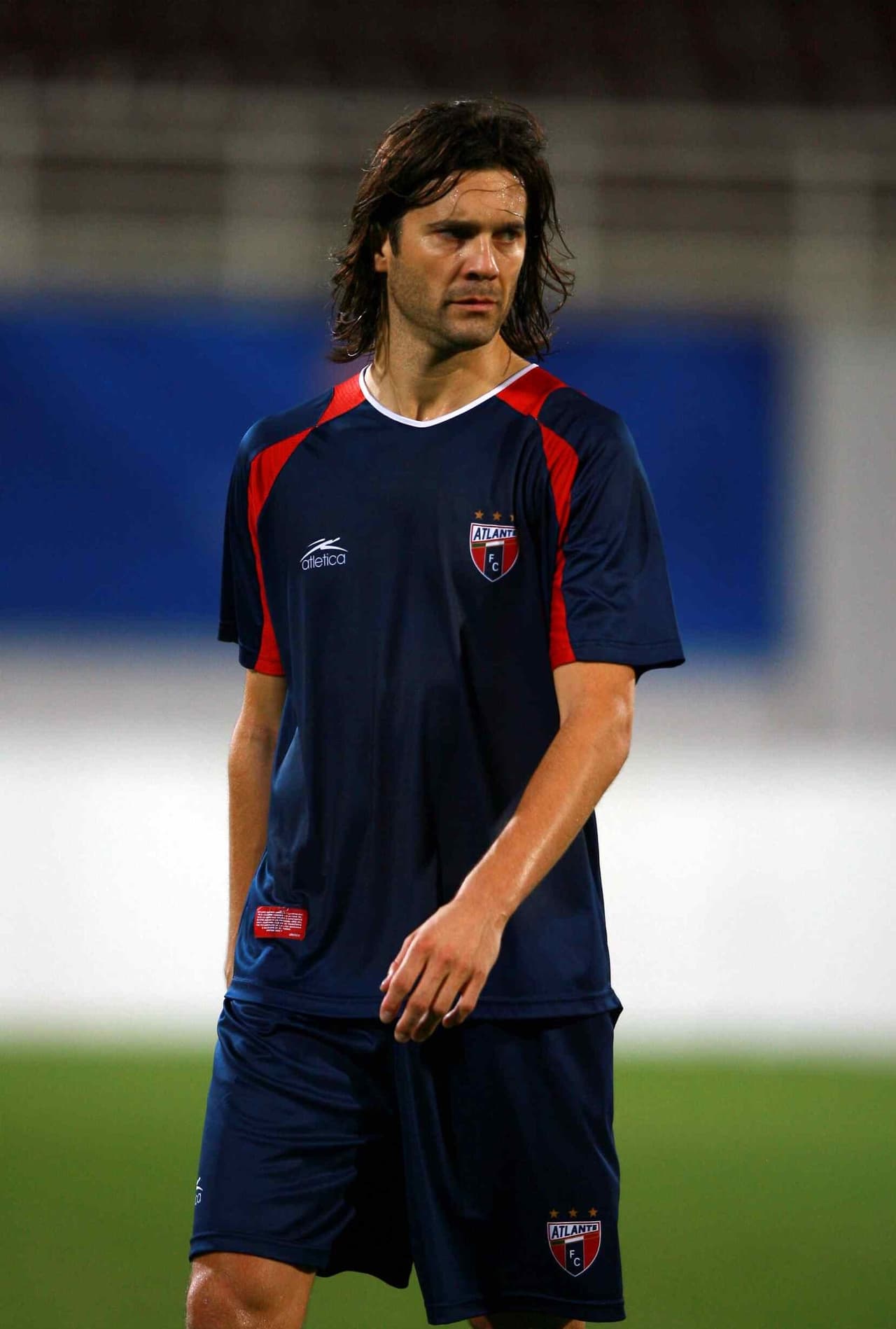 Tiene conocimiento de la Liga MX, pues militó en el Atlante en 2009-2010.