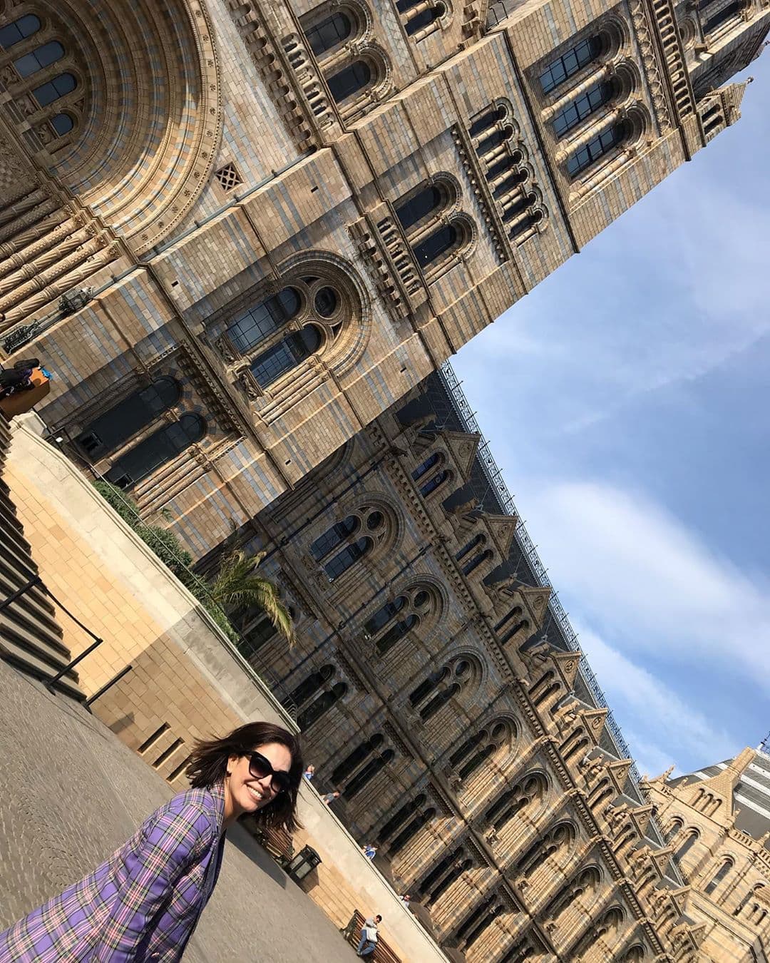 En su itinerario de viaje incluyó el Museo Natural de Historia donde se encuentra una variada presencia de más de 70 millones de especímenes y objetos en colección.