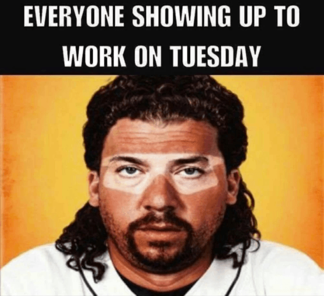 Así van a llegar mañana todos al trabajo el martes después de mirar por tanto tiempo al cielo.