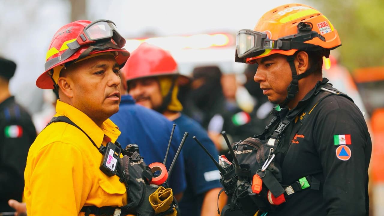 <h3 class="cms-H3-H3">Víctimas mortales identificadas:</h3>
<br>
<ul>
<li>María Martínez</li>
<li>Martha Martínez</li>
<li>Josué Martínez</li>
<li>Mariela Martínez</li>
<li>Melanie Martínez</li>
<li>Gregorio Martínez</li>
<li>Guadalupe Martínez</li>
<li>Juan Rosales</li>
</ul>
<b>Menores de edad:</b>
<ul>
<li>Eduardo Quintanilla, 5 años</li>
<li>Emiliano Quintanilla, 6 años</li>
<li>Gael Martínez, 10 años</li>
<li>Yaretzi Martínez (edad no especificada)</li>
</ul>