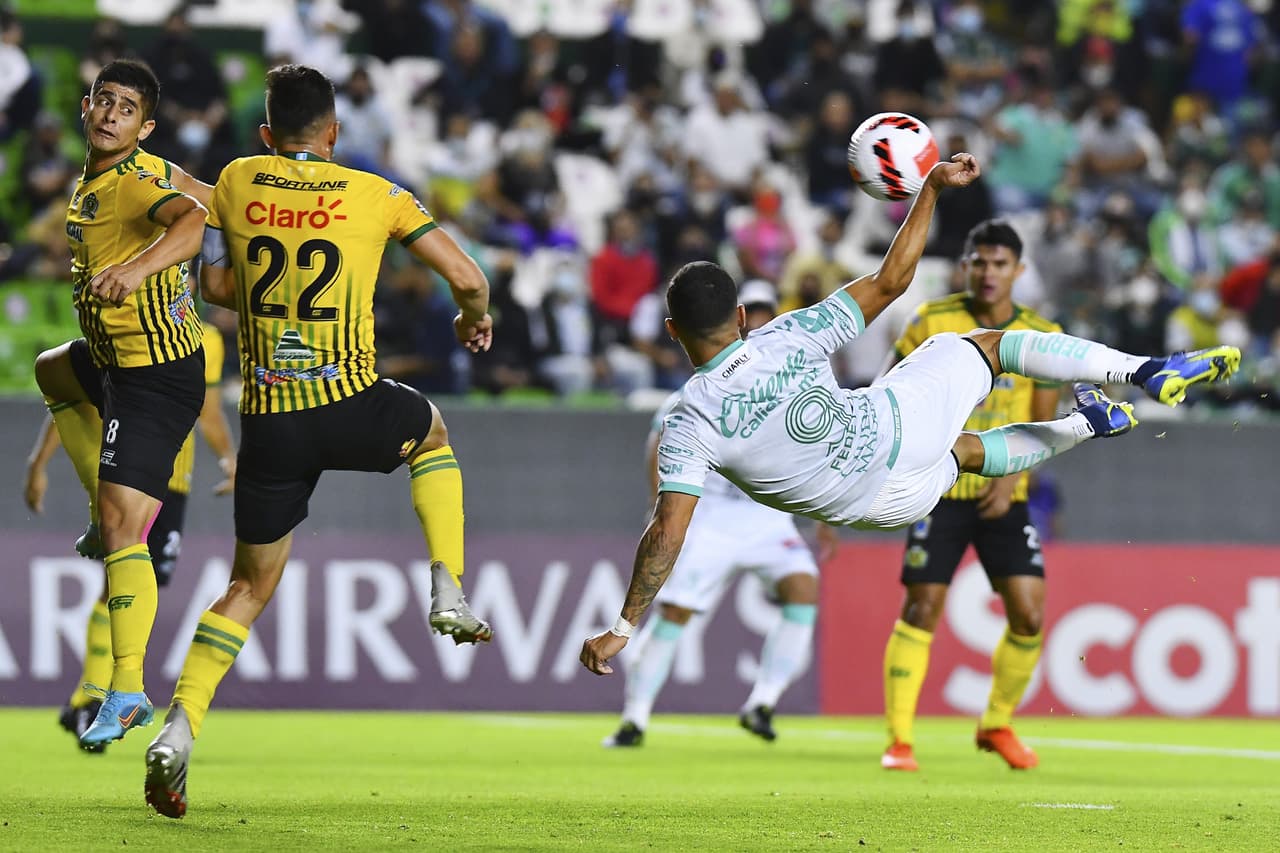 Elías Hernández vuelve a aparecer en la vuelta, le da la victoria 1-0 a León, poen el 3-0 definitivo en global y aseguran su liugar en los cuartos de final.