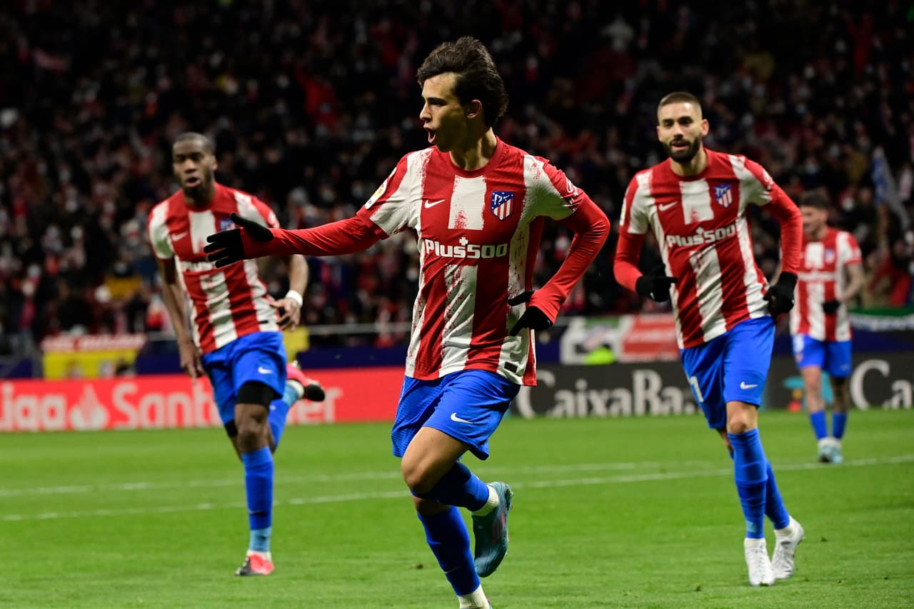 El Atlético de Madrid goleó al Alavés con sendos dobletes de Joao Félix y Luis Suárez.