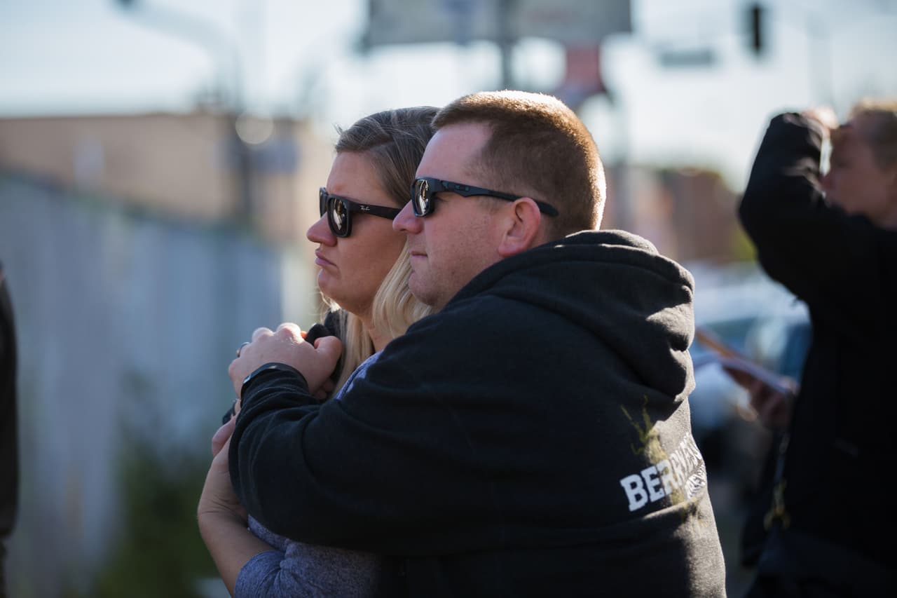 Incendio de Oakland: la policía pide a los familiares muestras de cabello y saliva para identificar a los desaparecidos