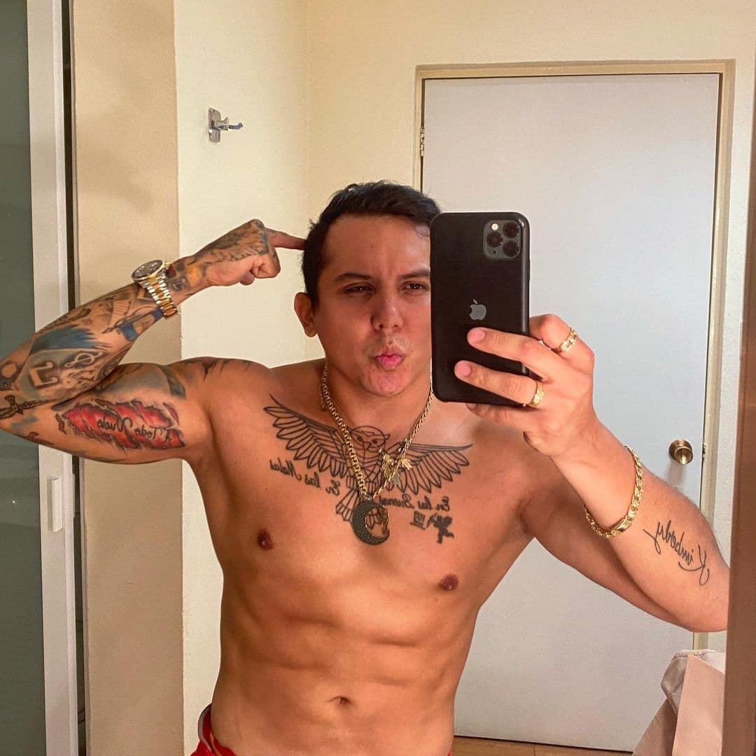 En los últimos días, se mostró con un radical cambio de color en su pelo, que sorprendió a todos su fanáticos.