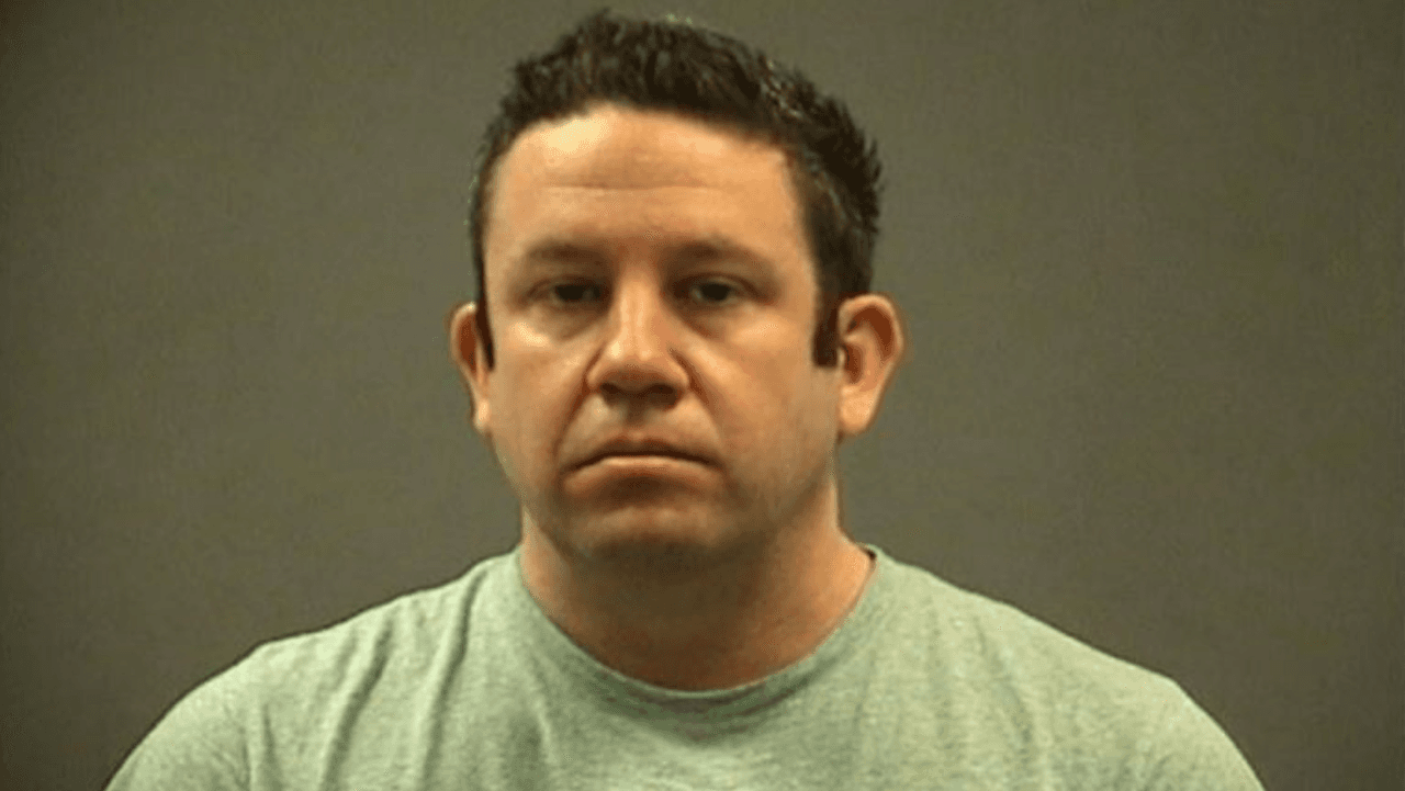 Sale en libertad bajo fianza un exmaestro acusado de manipular a un menor para tener encuentro sexual