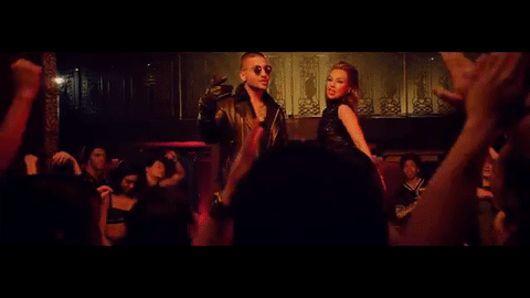 Con Thalía cantó 'Desde esa noche'.