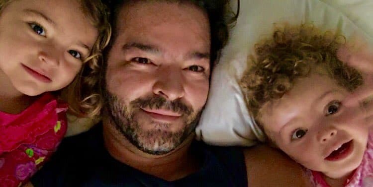 Pablo Montero amaneció junto a dos belleza, ¡sus encantadoras hijas!