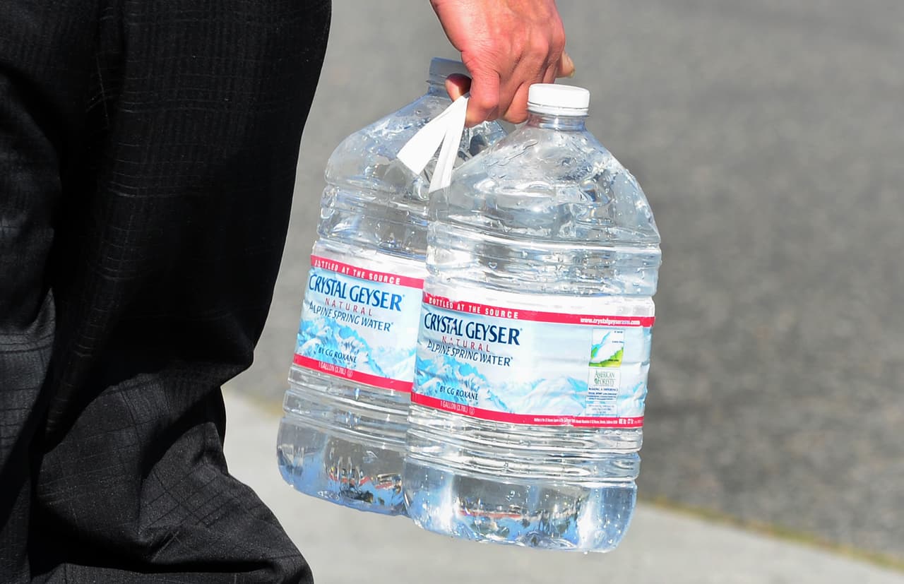 Activan estaciones de hidratación para combatir el calor en Peoria