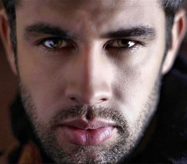 Tiene unos labios muy sensuales que les encantan a las mujeres.