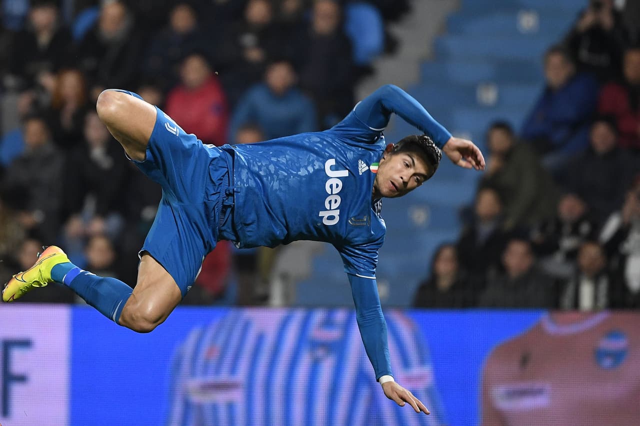 CR7 voló en el aire tras una jugada