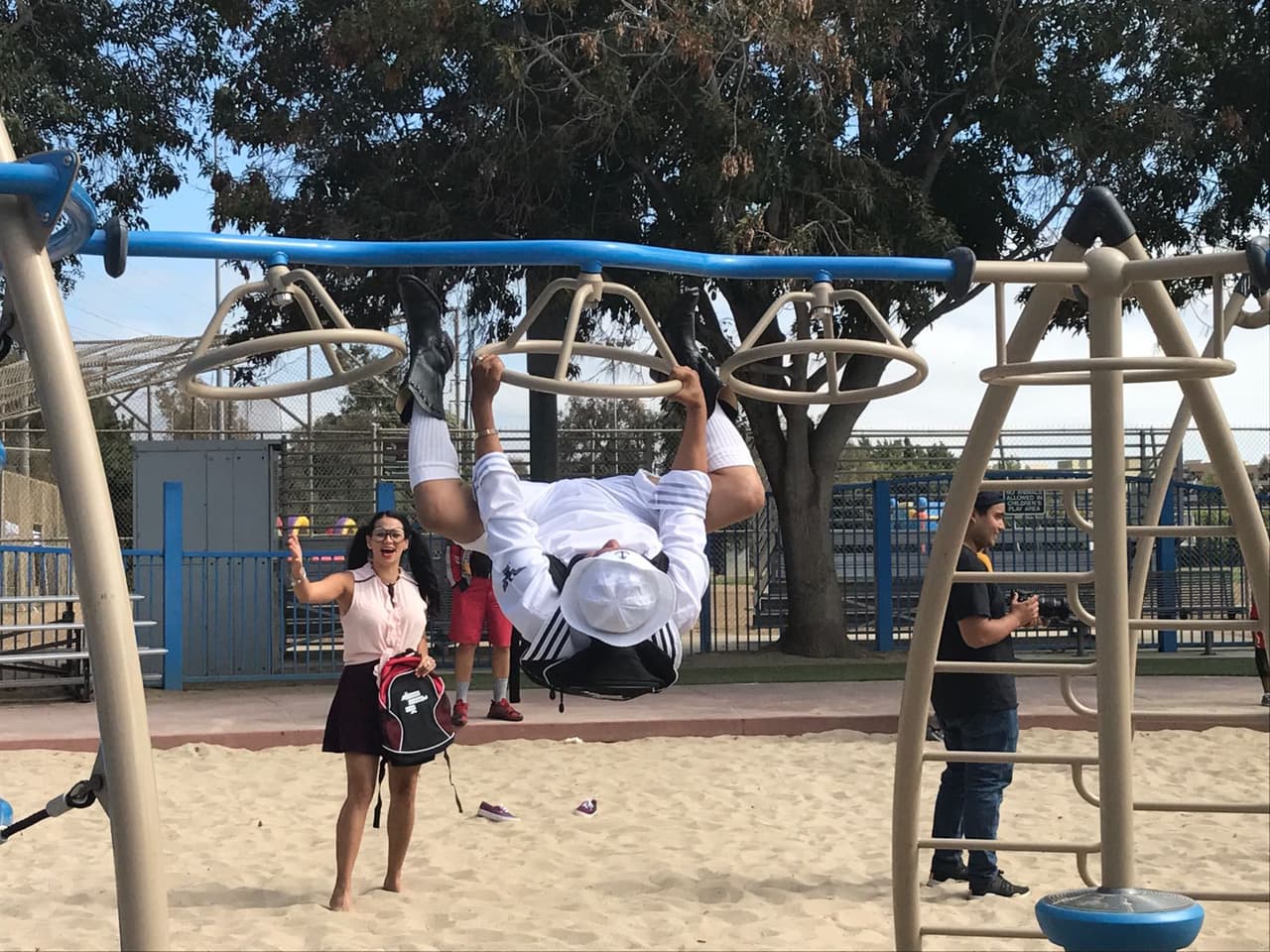 <a href="https://www.facebook.com/RaulElPelon/?fref=ts">Raúl 'El Pelón'</a>,
<a href="https://www.facebook.com/carlamedranoo/?fref=ts"> Carla Medrano </a>y
<a href="https://www.facebook.com/andresmaldonadoelfeo/?fref=ts">Andrés Maldonado</a> regresarán a las clases de la escuela por una buena razón en esta temporada.