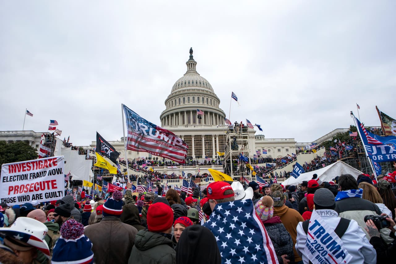 A cinco años del asalto al Capitolio, indultados exigen dinero del nuevo fondo de 1,800 millones de Trump