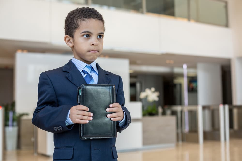 <b>CAPRICORNIO</b>
<br>Disciplinado y persistente, el niño capricorniano puede ser el perfecto representante de un gobierno, tanto local como de mayor envergadura. Su presencia se hará sentir en grandes empresas corporativas y financieras, son estupendos dentistas, ortopédicos, asesores políticos.