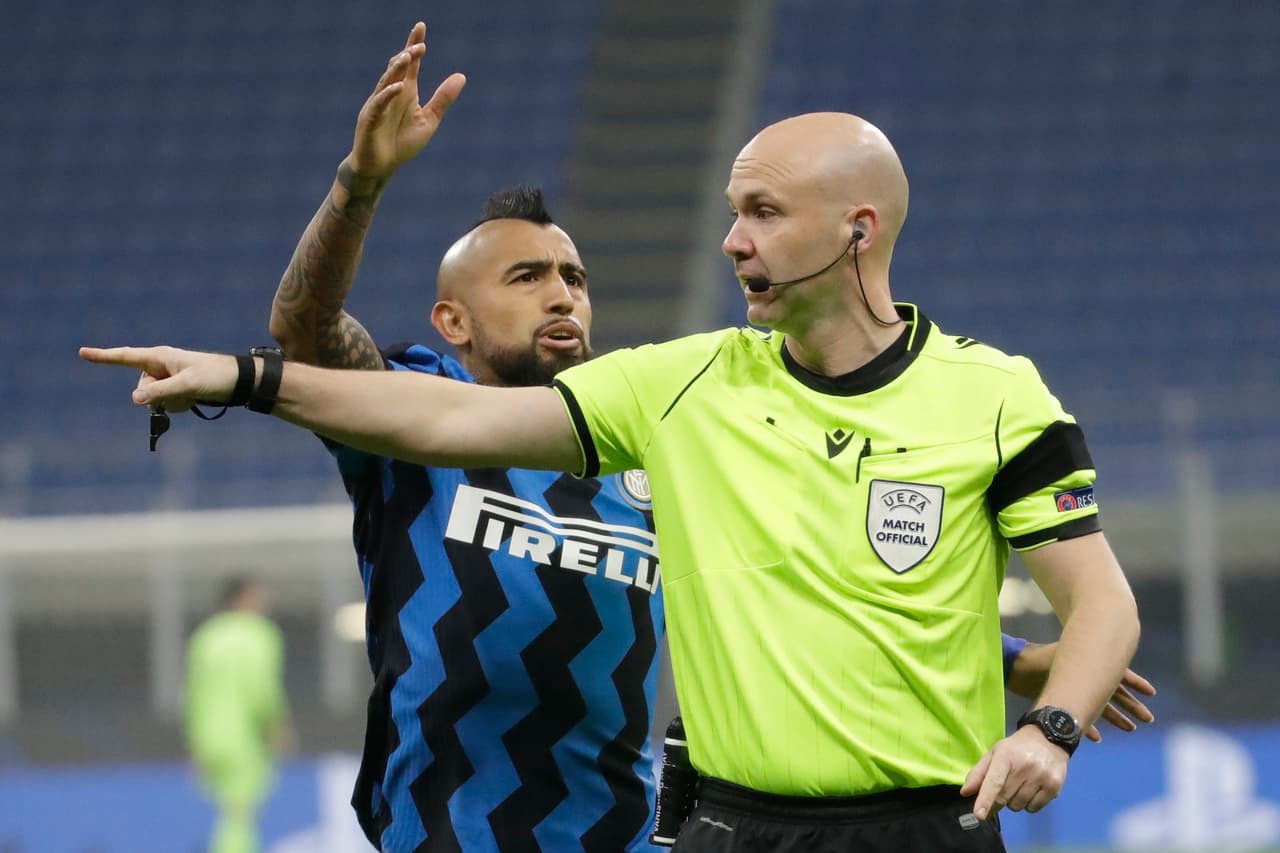 El Real Madrid da un partidazo y derrota al Inter 2-0. Eden Hazard hace el primer tanto por penalti a los siete minutos del partido, posteriormente Rodrygo selló la victoria al segundo tiempo y se encuentran más cerca de los octavos en la UEFA Champions League.