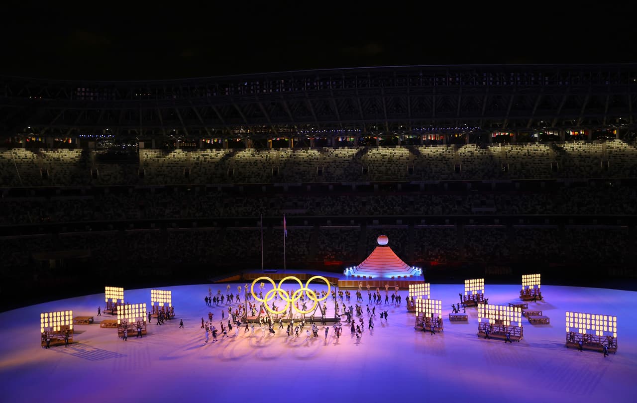 La cultura japonesa se hizo presente en todo momento combinada con los aros olímpicos que gran significado tienen.