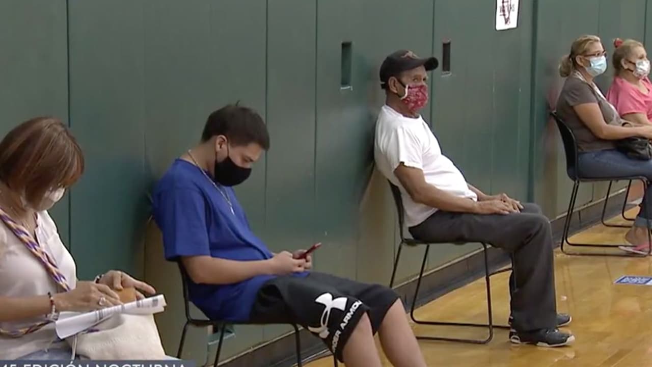 Porterior a estas medidas y ante el descontrol del coronavirus, varios condados del sureste de Texas y ciudades del área de Houston ordenaron usar mascarillas dentro de los negocios.