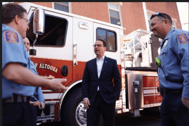 Pensilvania lidera la nación en incendios mortales y este es el plan de Shapiro para cambiarlo