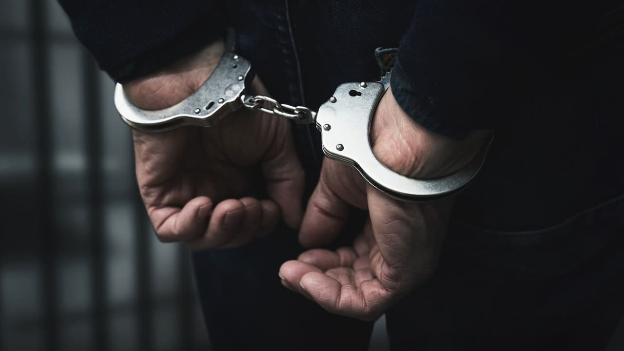 Extraditan desde Perú a exresidente de Texas acusado de fraude bancario por al menos $40 millones