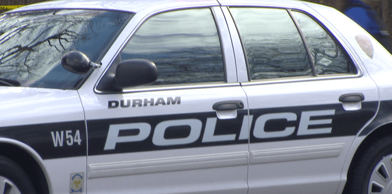 Univision 40 se comunicó con la Policía de Durham para conocer si hay alguna actualización sobre el caso e indicaron a través de un correo electrónico que todavía no han arrestado al sospechoso. En medio del dolor, la familia de Jessica confiesa no entender por qué no lo han podido encontrar. “Ni un policía. Si él no tiene licencia y tiene récord criminal, no entiendo cómo”, dijo la madre.