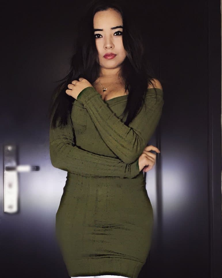 A sus 17 años de edad, Magaby Garay ha continuado su carrera musical en solitario.