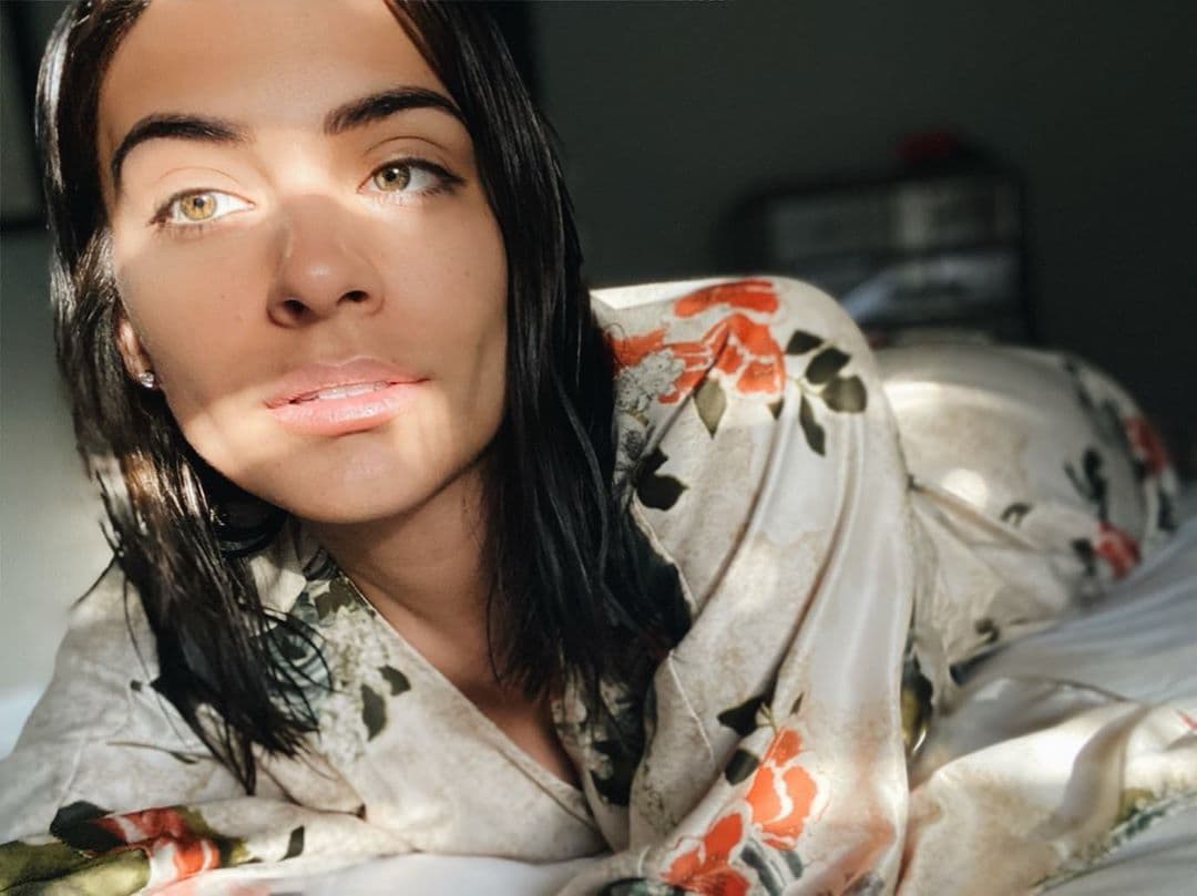 Tampoco oculta su espÃritu humano y frecuentemente, se une a diferentes causas sociales para ayudar a quienes más lo necesitan en estos momentos complicados que atravesamos.