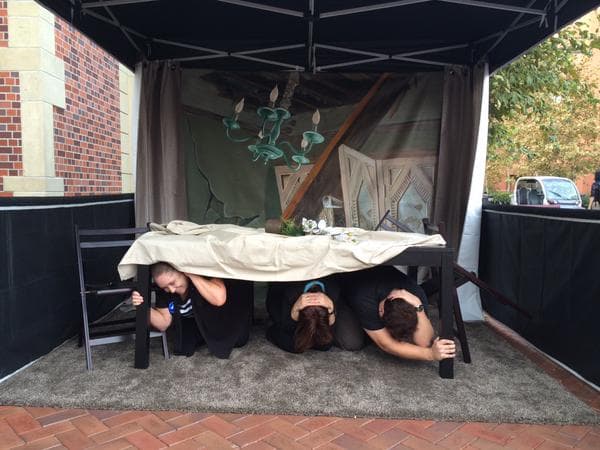 Estudiantes de todos lo grados participaron en el simulacro.