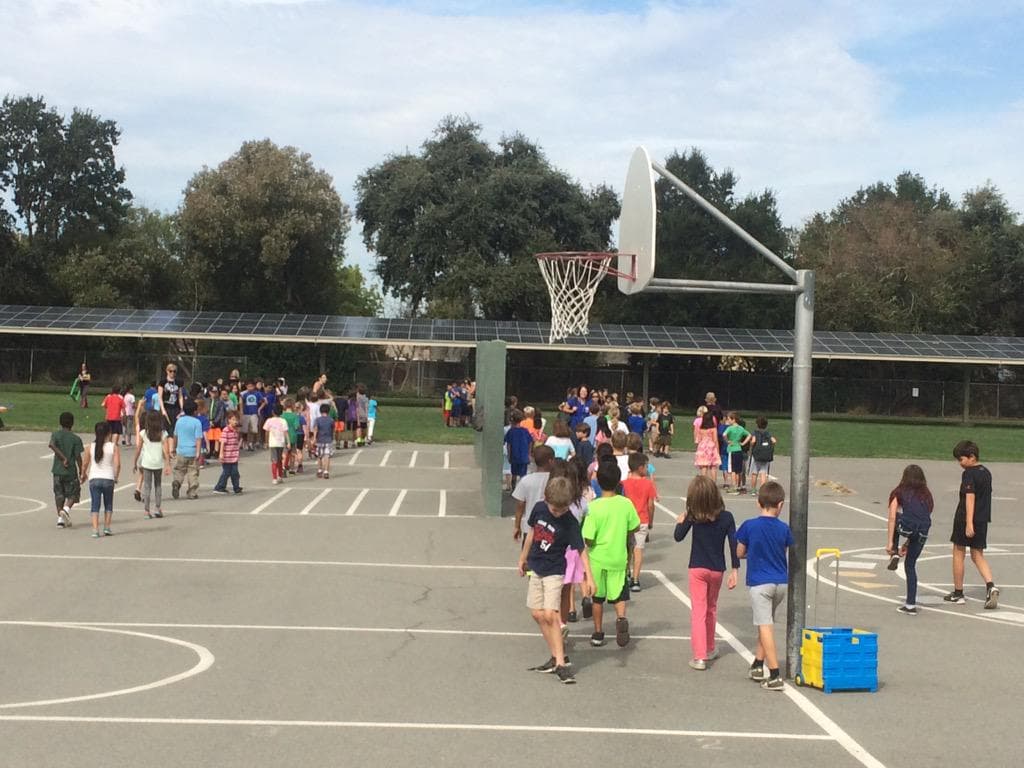 Con la fórmula "agáchate, cúbrete y agárrate" miles podrían salvar su vida, afirman expertos.