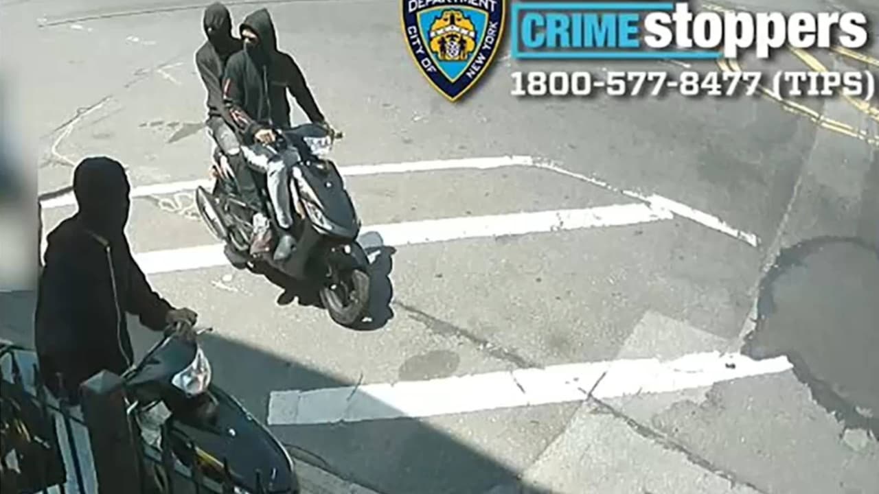 Policía busca a tres sospechosos por 26 robos de cadenas en El Bronx y Manhattan